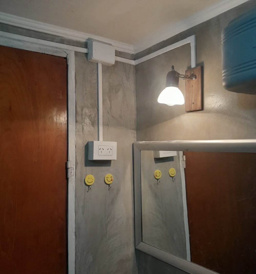Instalación de luz de pared en el hogar